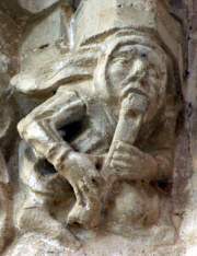 une sculpture dans l'église de Cerisy-la-Forêt