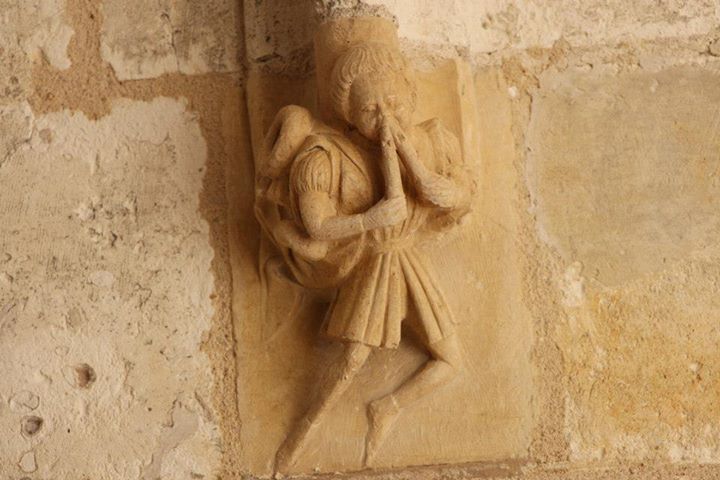 une sculpture dans le Palais Jacques Coeur à Bourges